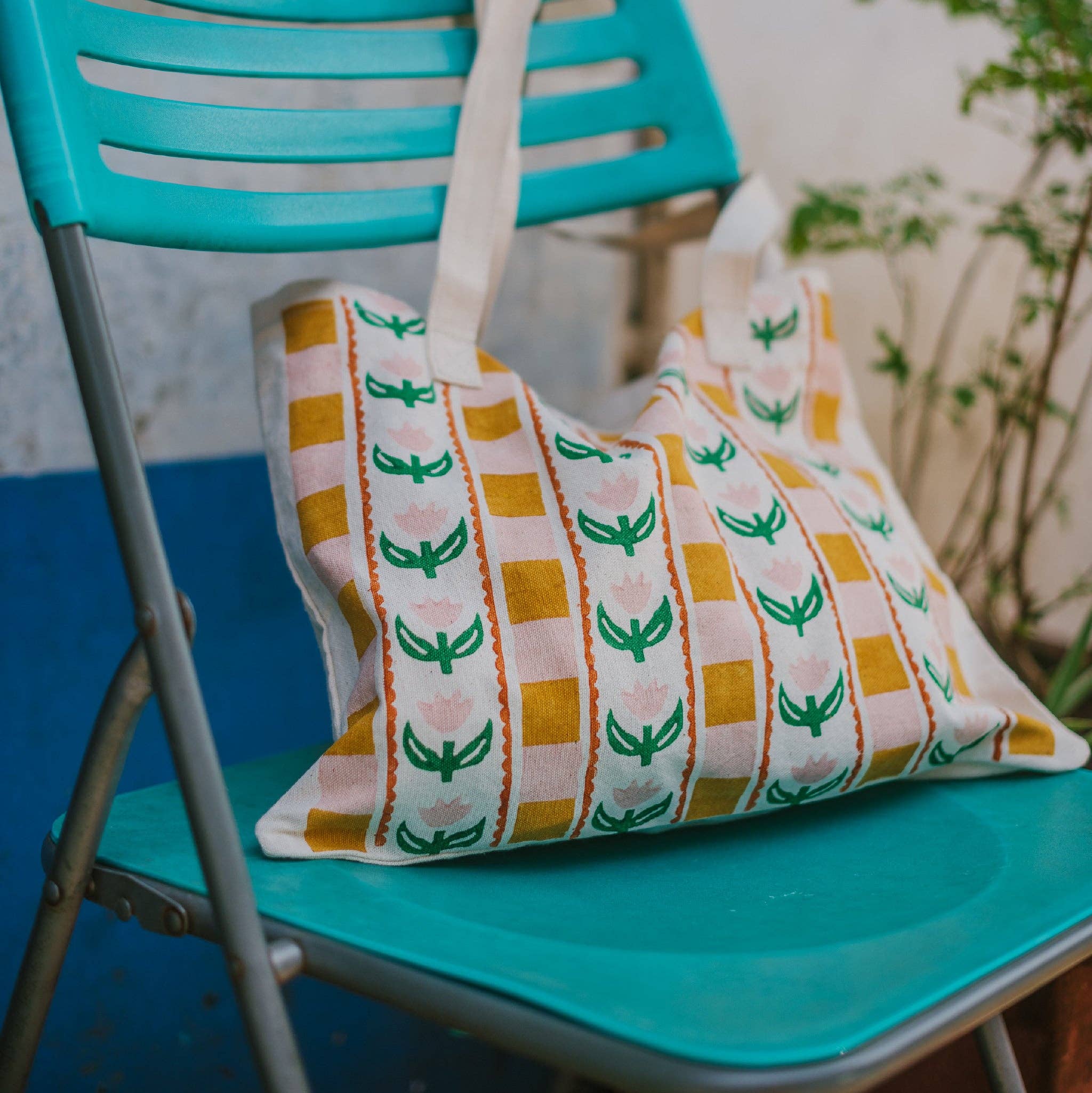 Tulip Print Tote - POS SAMPLE