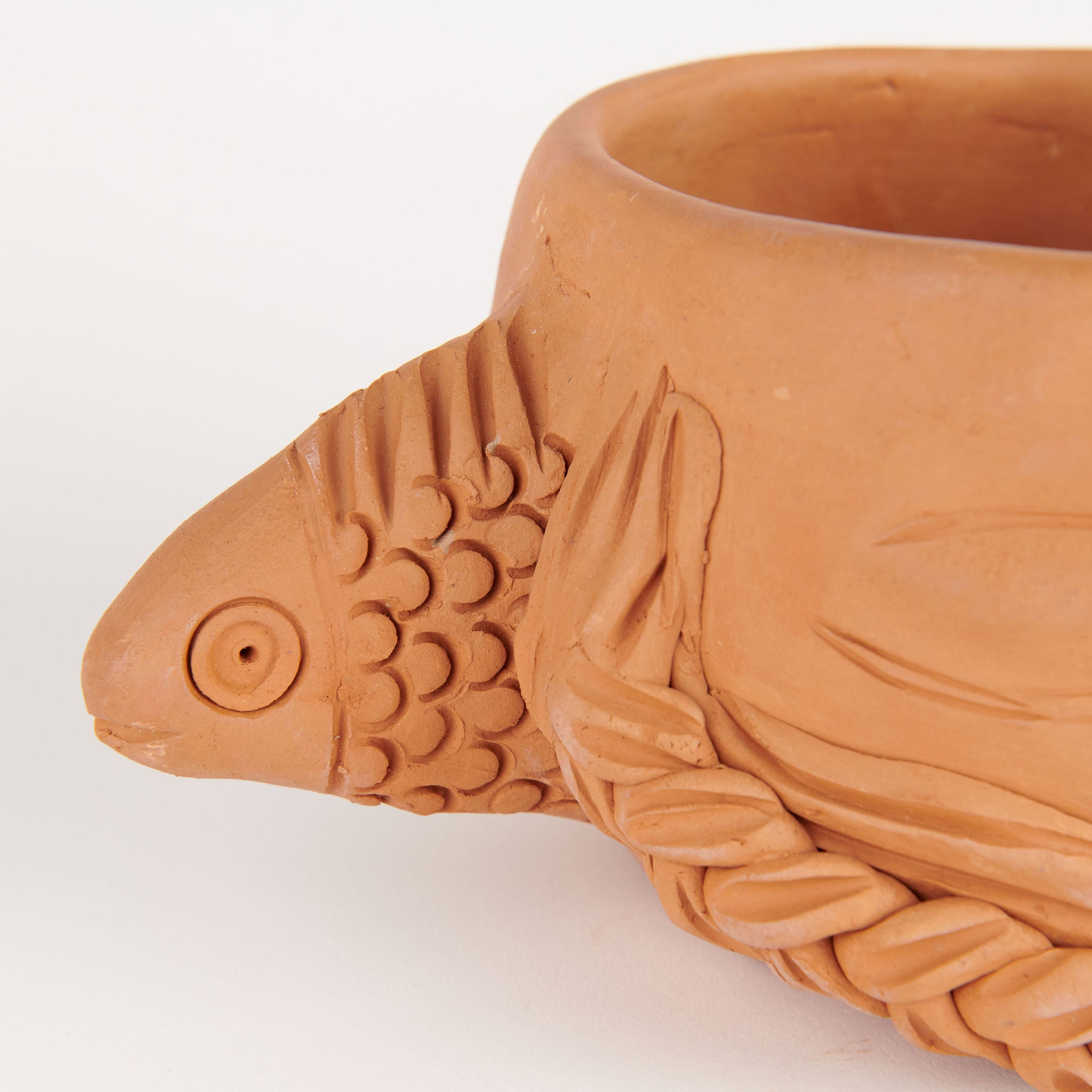 Teresita con Pez Vessel, Medium