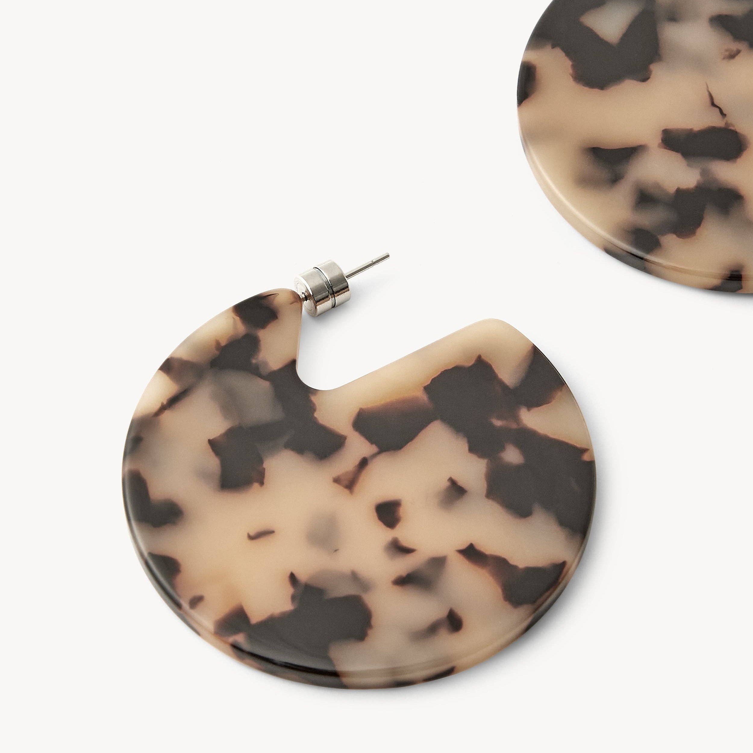 Clare Earrings in Blonde Tortoise