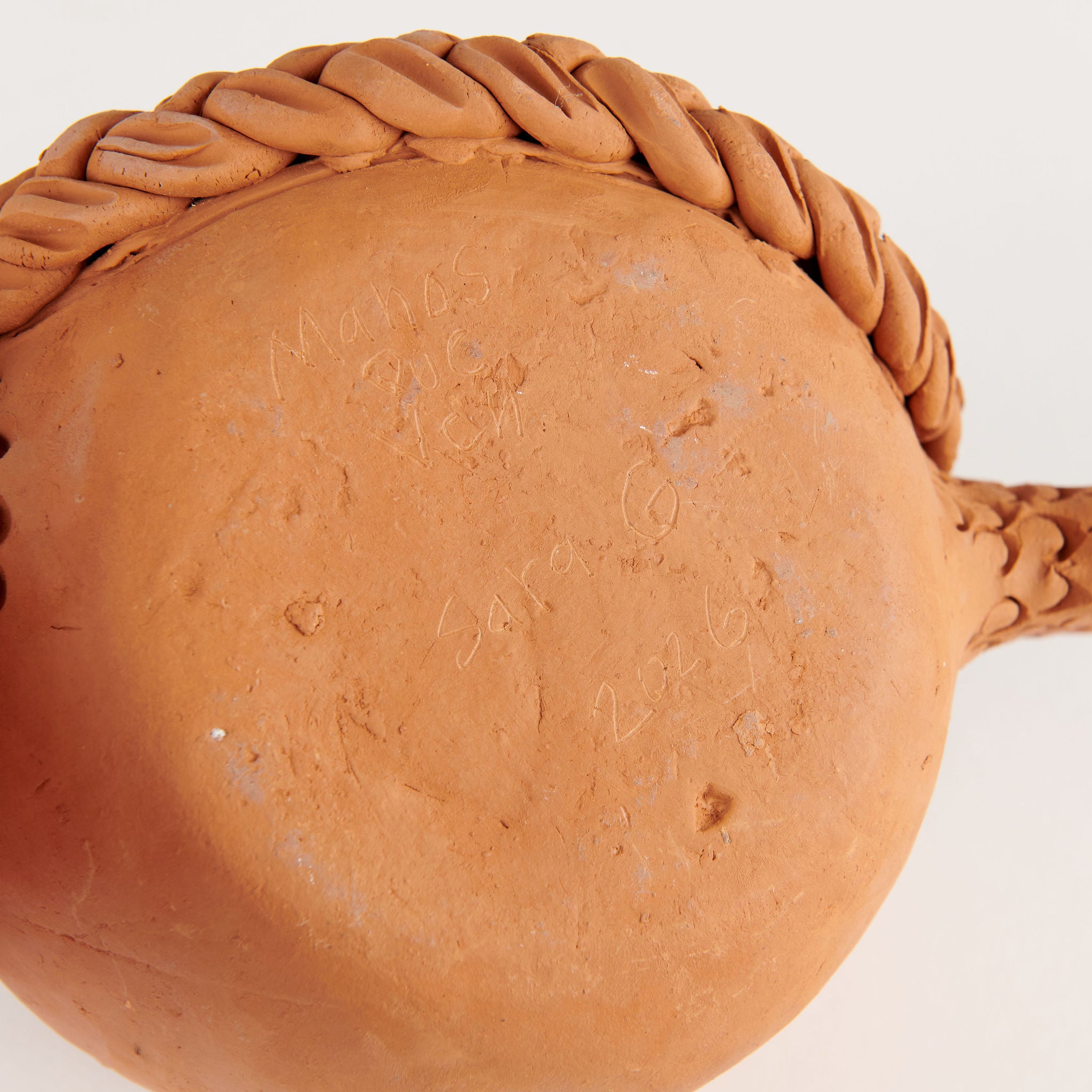 Teresita con Pez Vessel, Medium