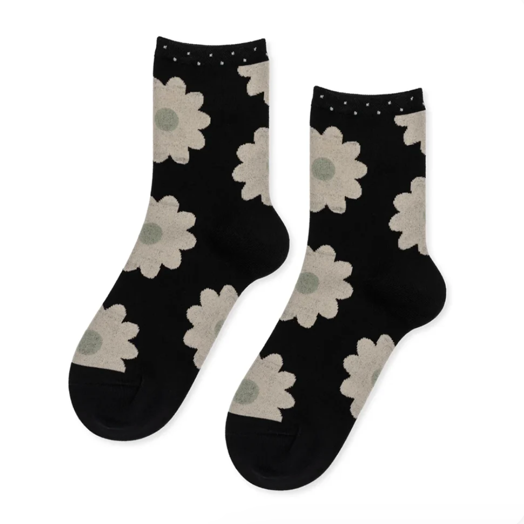 Blooming Daisy Short Crew