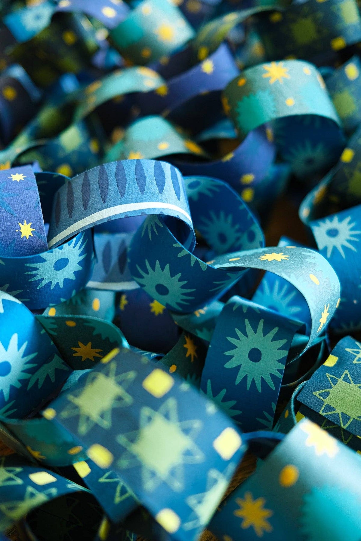 BLUE &amp; YELLOW PAPER CHAIN KIT