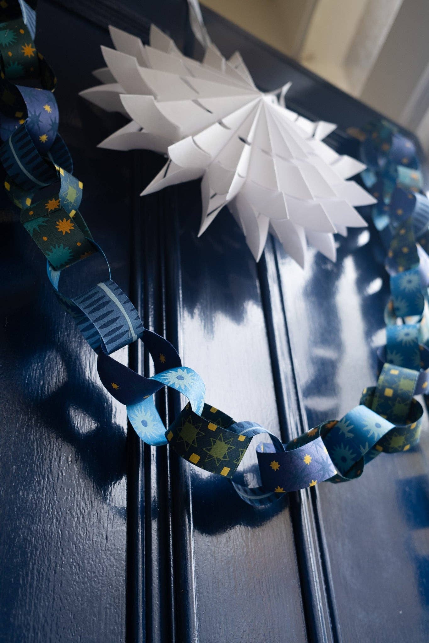 BLUE &amp; YELLOW PAPER CHAIN KIT