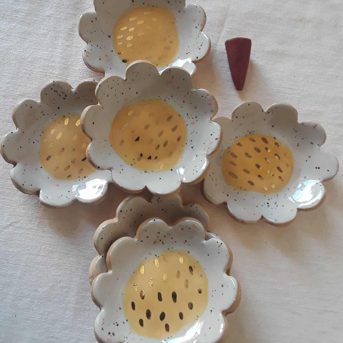 Small Flower Ring Dish: Daisy