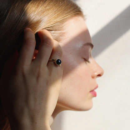 Colina Ring with Black Pearl
