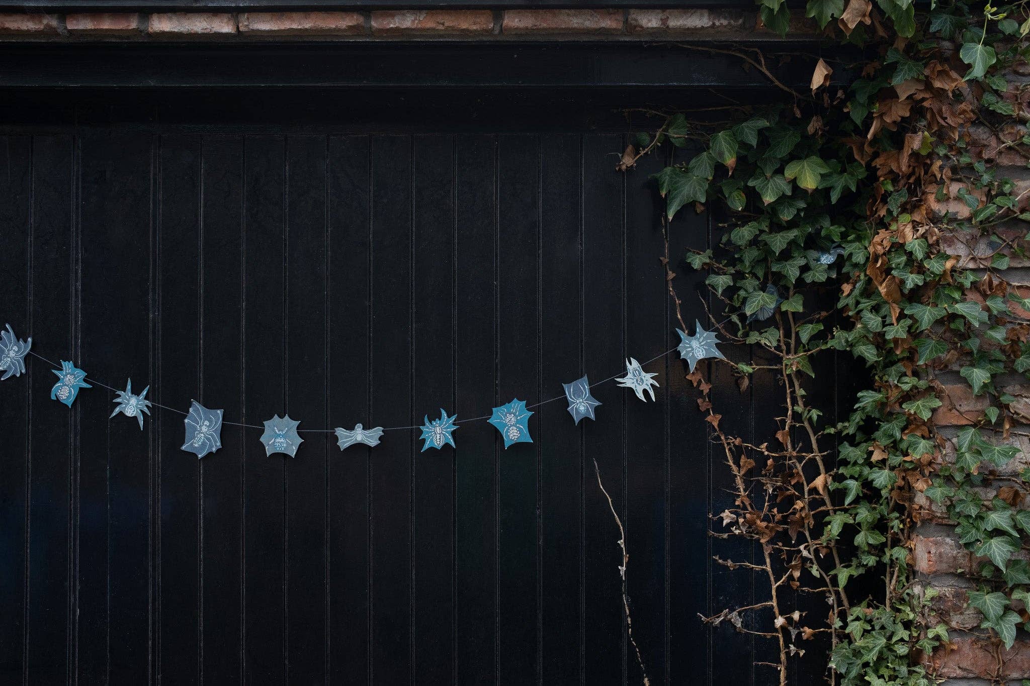 Creeping Spider Sewn Garland