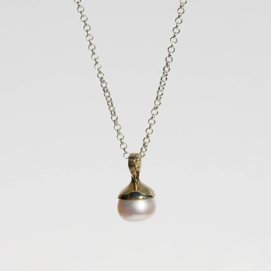 Una Necklace with White Pearl