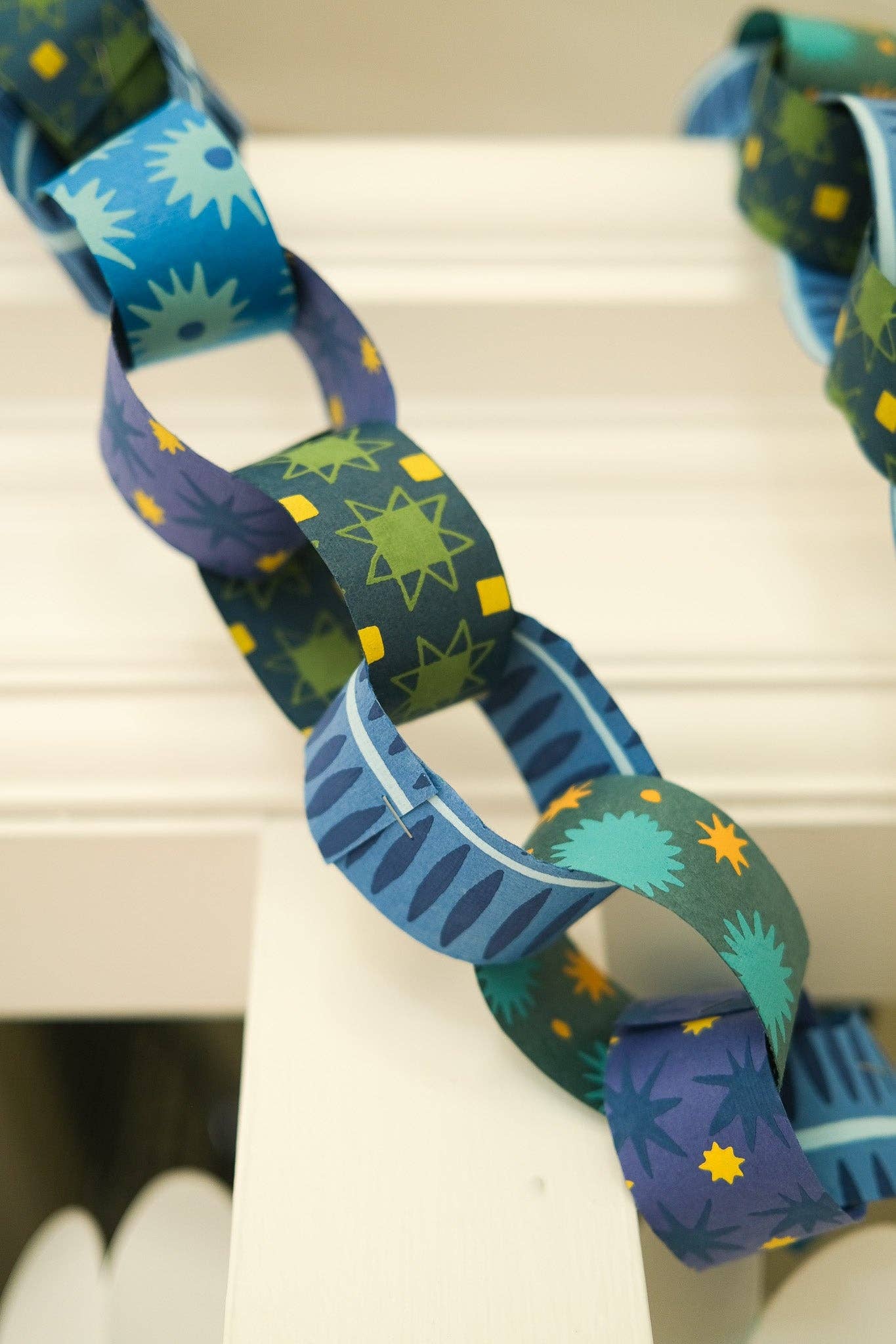 BLUE &amp; YELLOW PAPER CHAIN KIT
