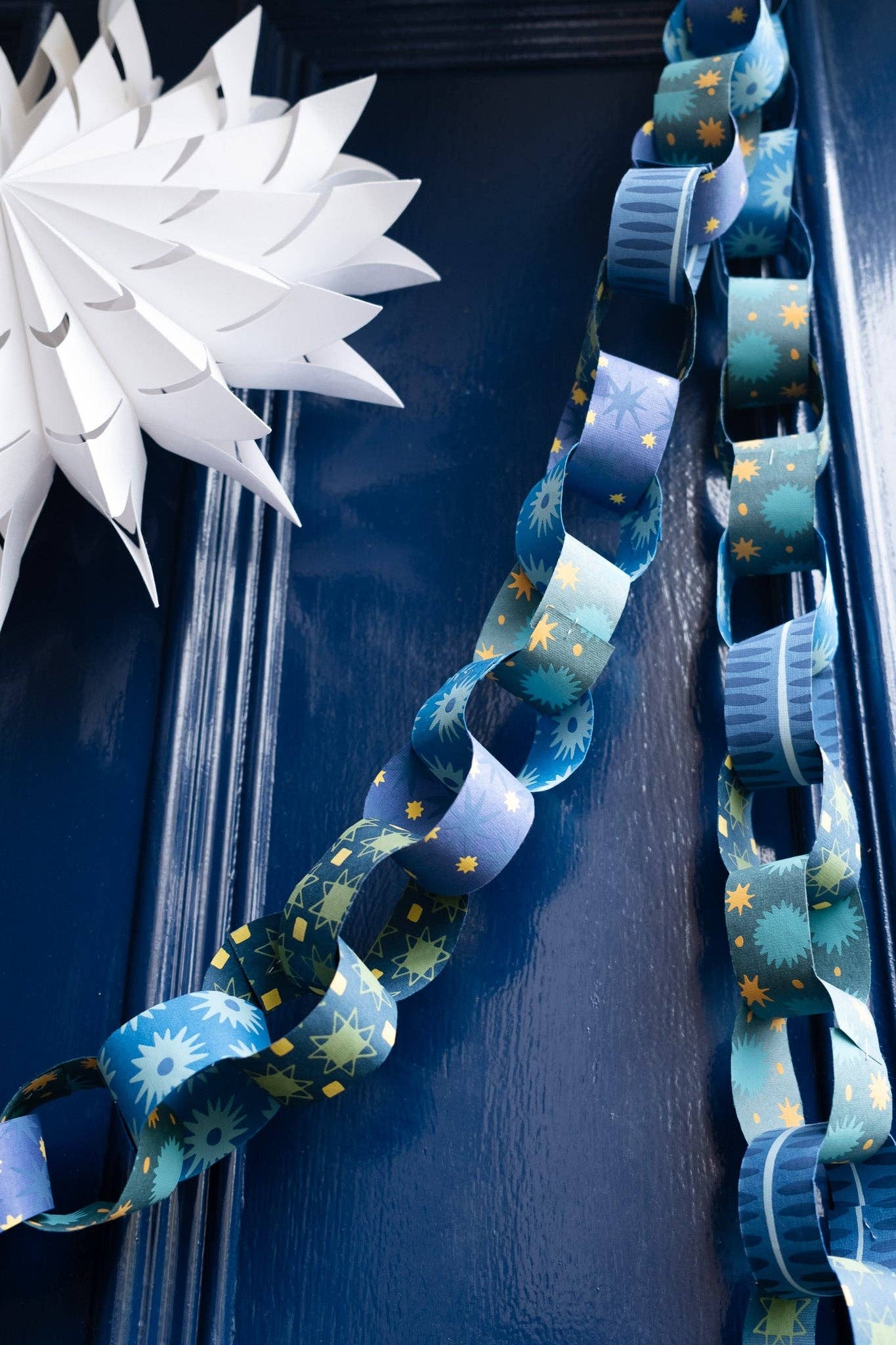 BLUE &amp; YELLOW PAPER CHAIN KIT