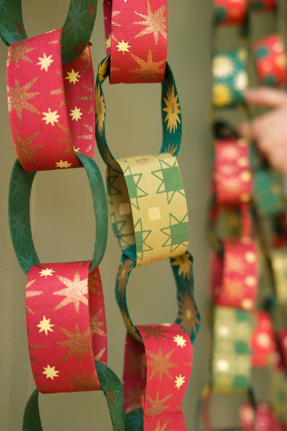 FESTIVE PAPER CHAIN KIT