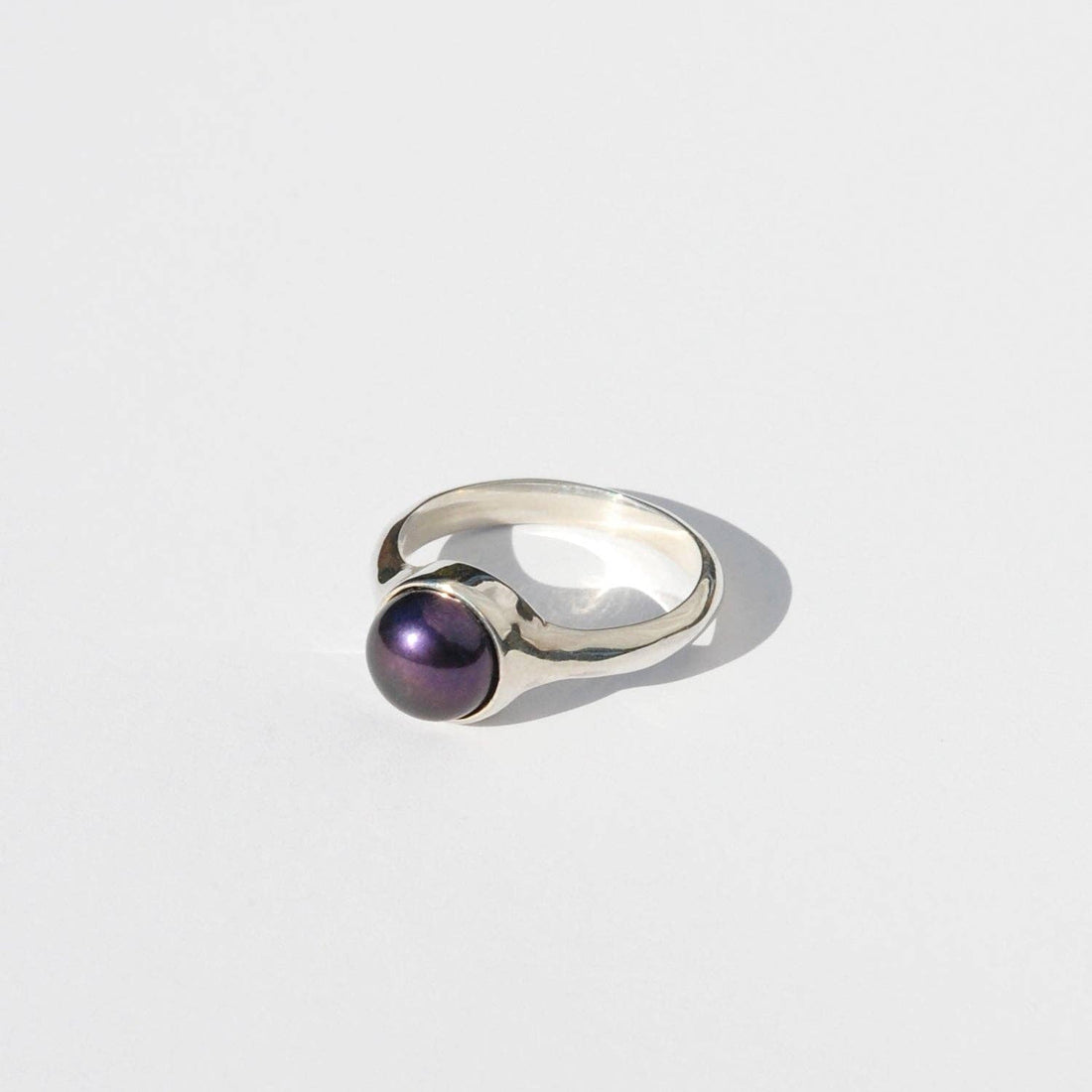 Colina Ring with Black Pearl