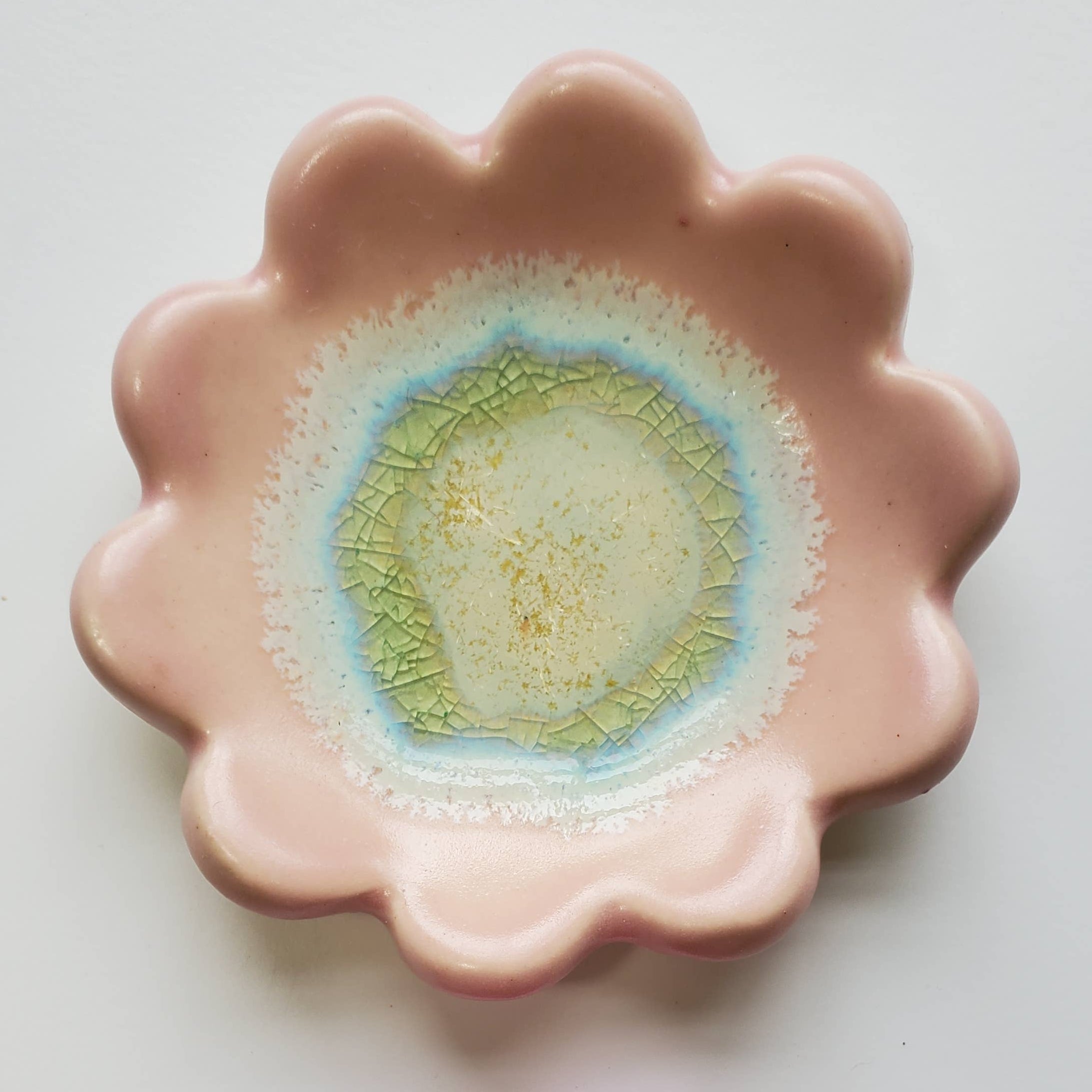 Small Flower Ring Dish: Pale pink