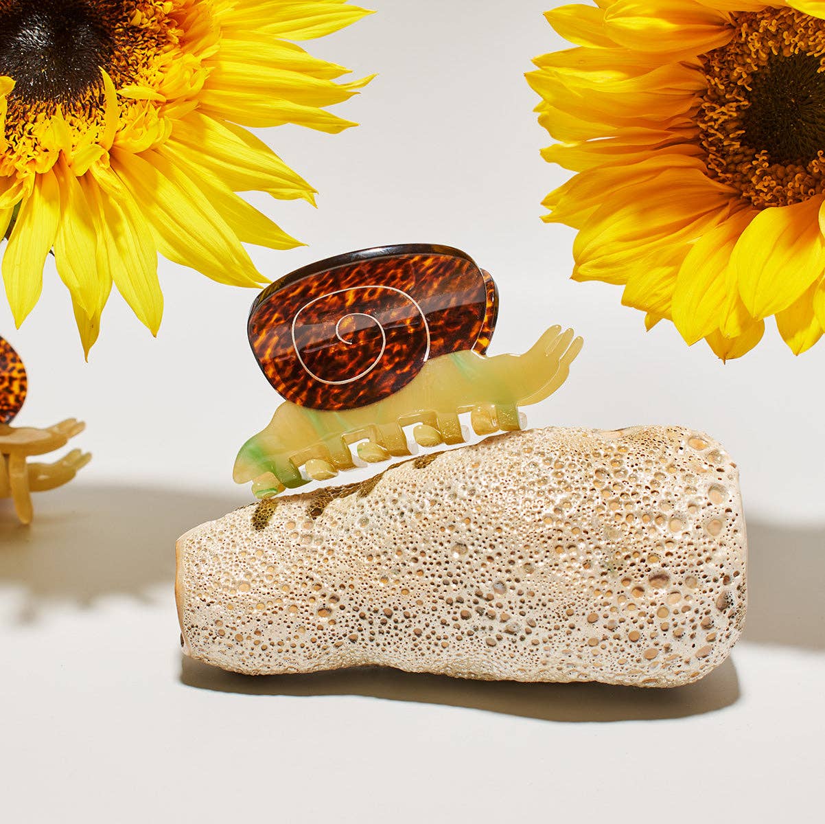 Garden Snail Small Hair Claw
