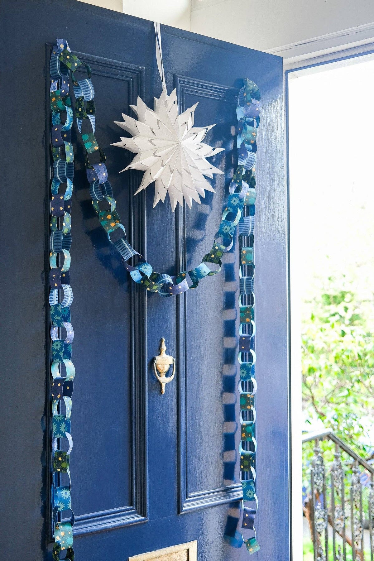 BLUE &amp; YELLOW PAPER CHAIN KIT